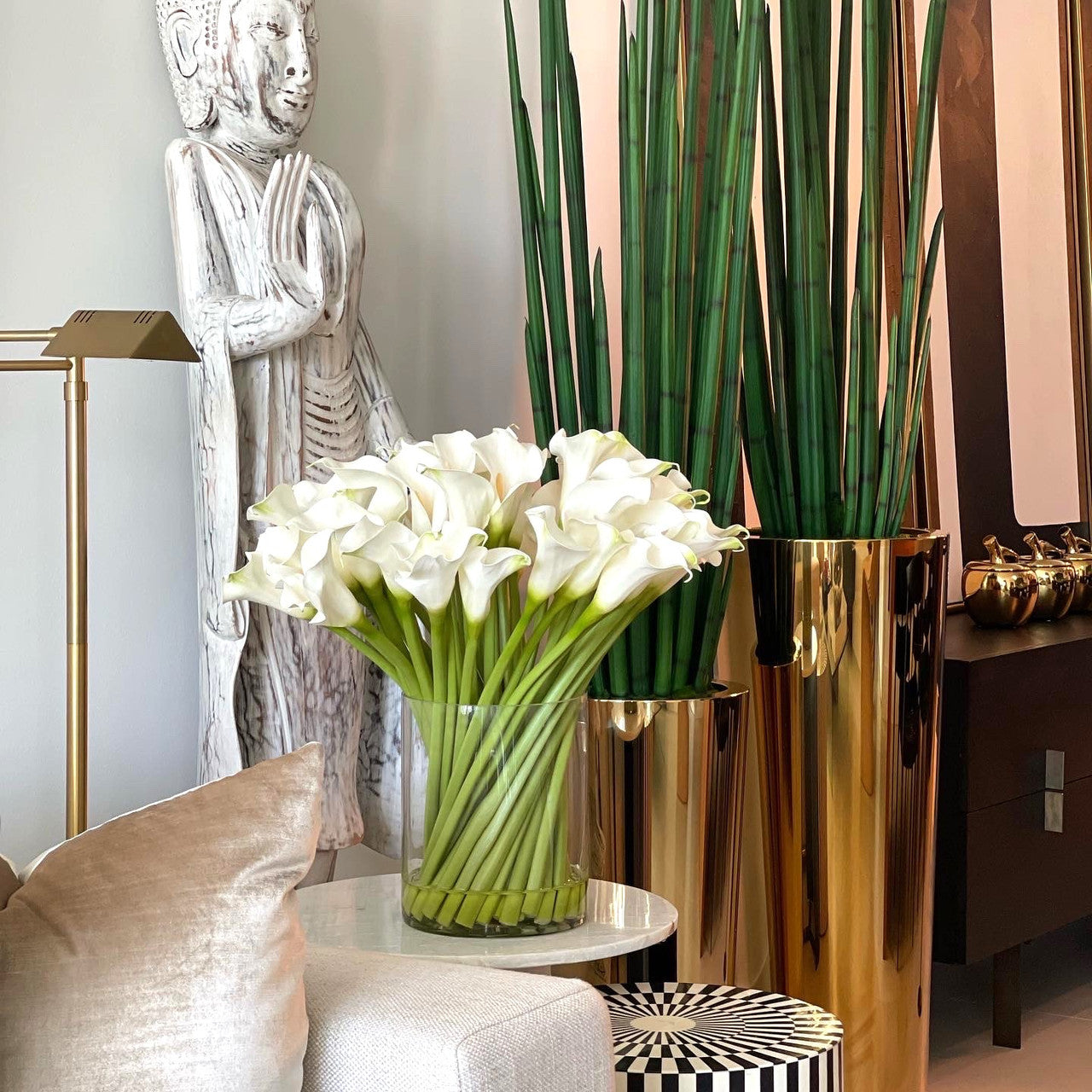 Lírios Cala em Cilindro de Vidro 10″